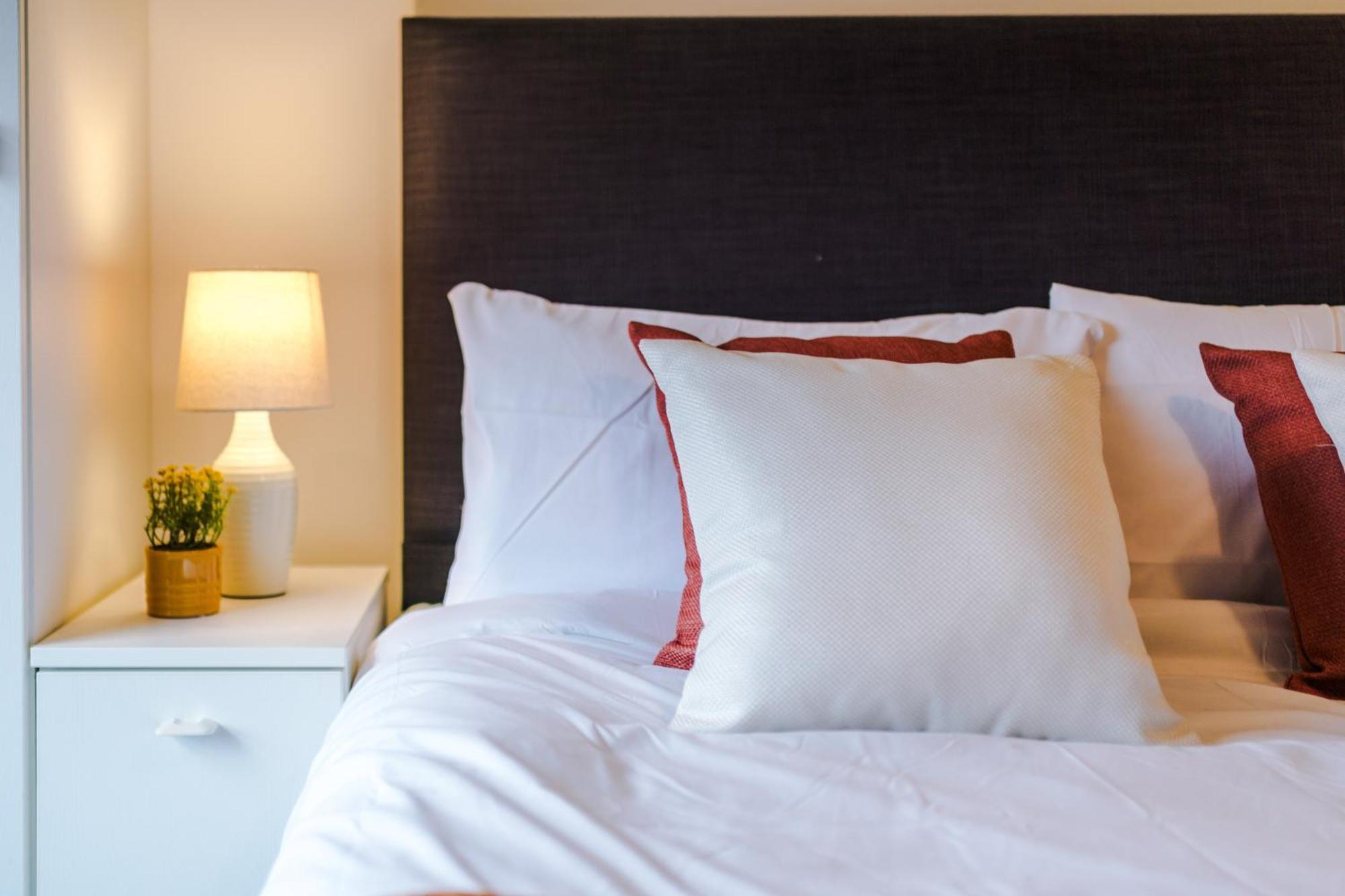 2 King Size Beds In Manhattan Styled Oversize Apartment ليدز المظهر الخارجي الصورة